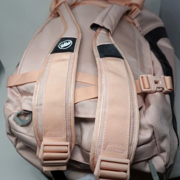 Mammut Cargon 60L Pink Travel Duffel Bag - Picture 7 of 10